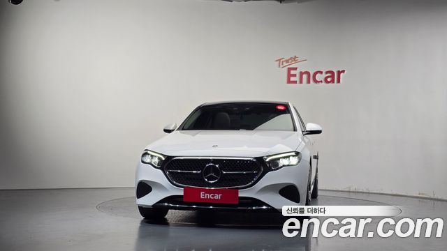 Mercedes-Benz E-Class 2025 — photo 3
