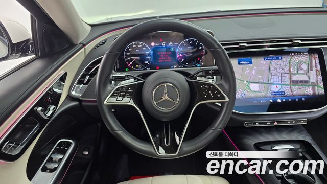 Mercedes-Benz E-Class 2025 — photo 19