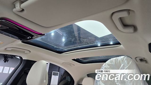 Mercedes-Benz E-Class 2025 — photo 22