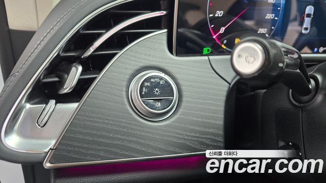 Mercedes-Benz E-Class 2025 — photo 26