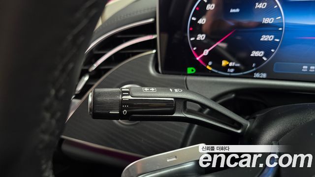 Mercedes-Benz E-Class 2025 — photo 27