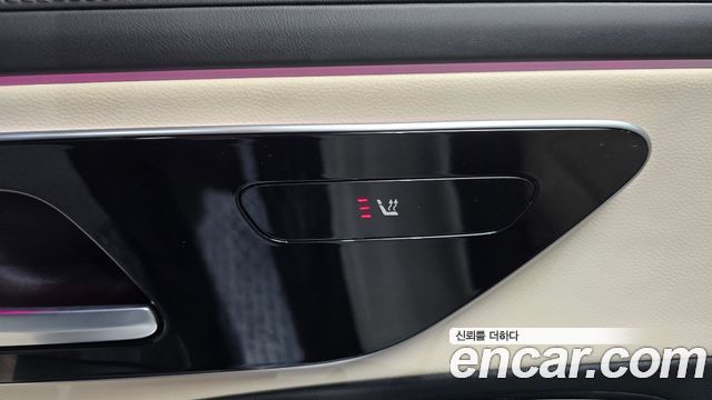 Mercedes-Benz E-Class 2025 — photo 31