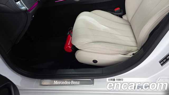 Mercedes-Benz E-Class 2025 — photo 33