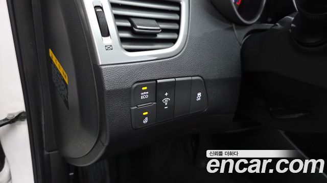 Hyundai AVANTE 2014 — photo 19