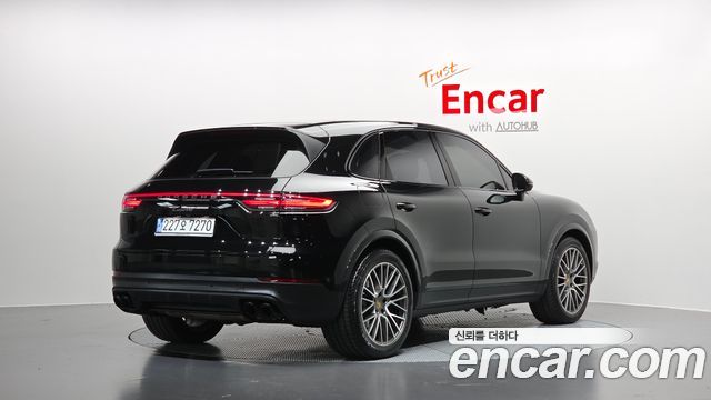 Porsche Cayenne 2023 — photo 2
