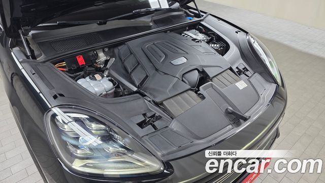 Porsche Cayenne 2023 — photo 6