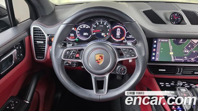 Porsche Cayenne 2023 — photo 20
