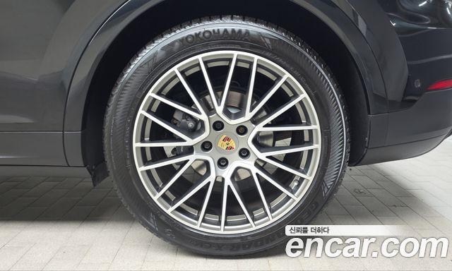 Porsche Cayenne 2023 — photo 7