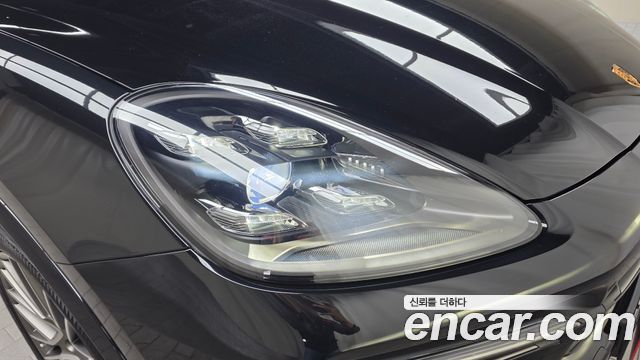 Porsche Cayenne 2023 — photo 8