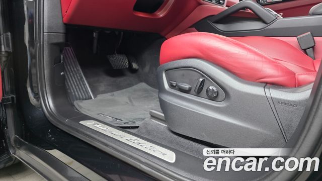 Porsche Cayenne 2023 — photo 31