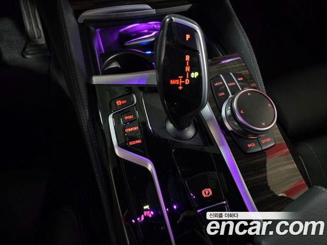 BMW 5-Series 2021 — photo 8