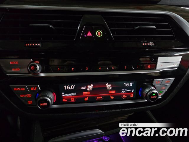 BMW 5-Series 2021 — photo 15