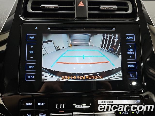 Toyota Prius 2017 — photo 14