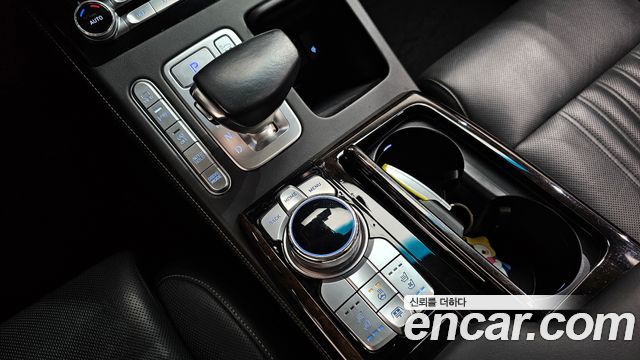 Genesis G90 2019 — photo 12