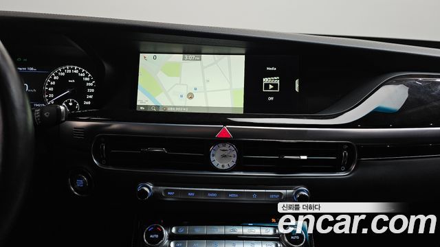 Genesis G90 2019 — photo 18