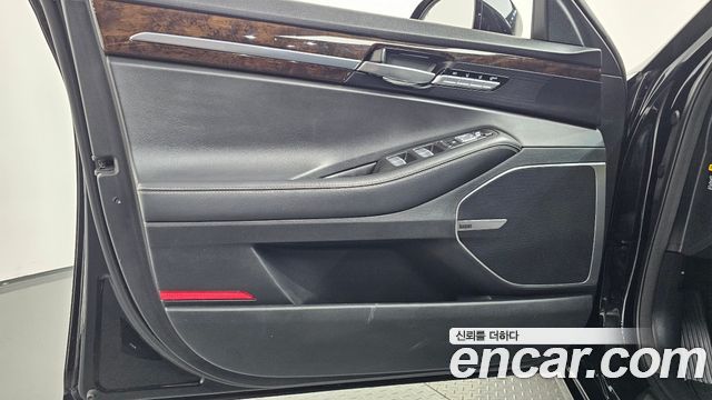 Genesis G90 2019 — photo 14