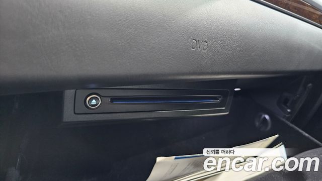Genesis G90 2019 — photo 37