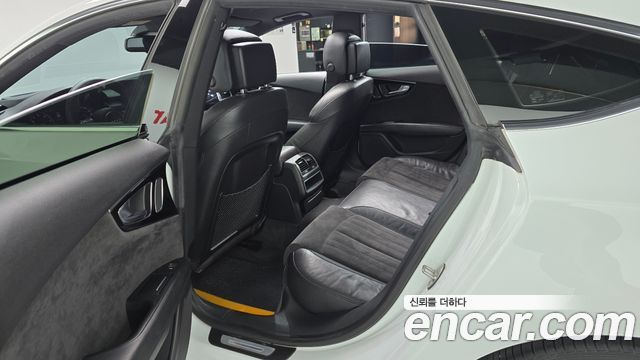 Audi A7 2016 — photo 11