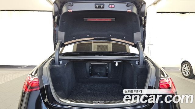 Mercedes-Benz S-Class 2022 — photo 26