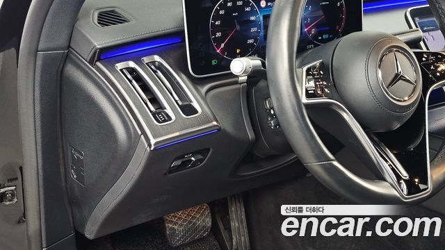 Mercedes-Benz S-Class 2022 — photo 30