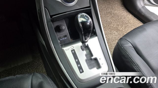 Hyundai AVANTE 2011 — photo 9