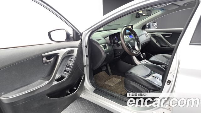 Hyundai AVANTE 2011 — photo 10