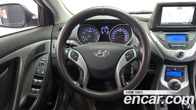 Hyundai AVANTE 2011 — photo 12