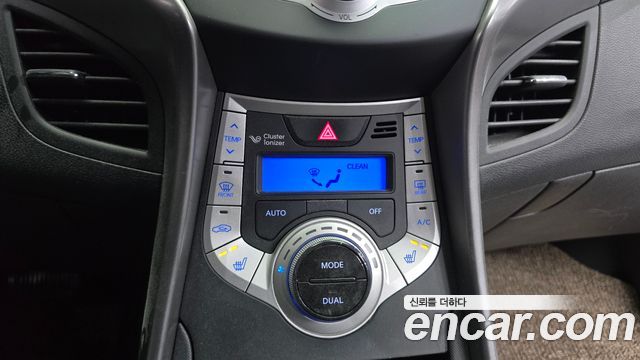 Hyundai AVANTE 2011 — photo 15