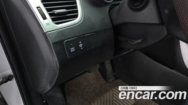 Hyundai AVANTE 2011 — photo 16