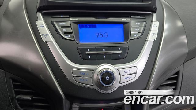 Hyundai AVANTE 2011 — photo 17