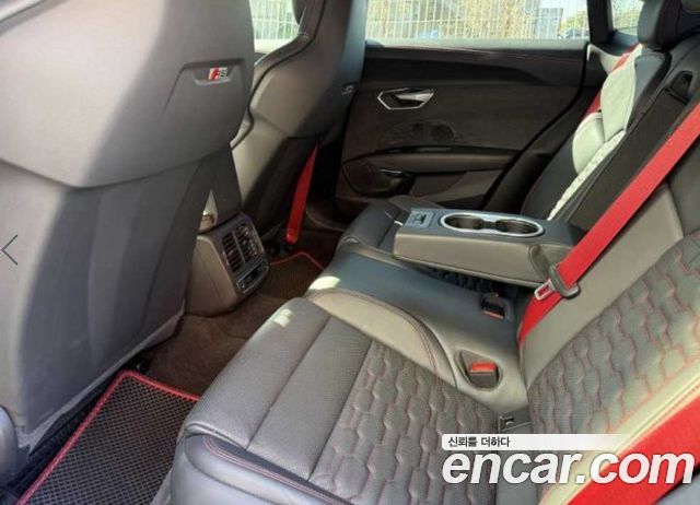 Audi RS e-tron GT 2022 — photo 4