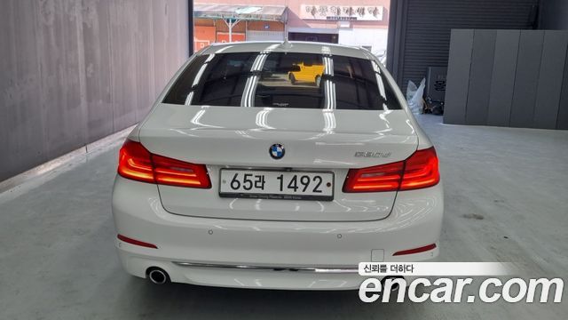BMW 5-Series 2018 — photo 4