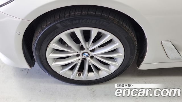 BMW 5-Series 2018 — photo 5