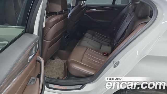 BMW 5-Series 2018 — photo 7