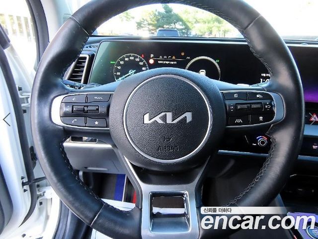 Kia Sportage 2023 — photo 8