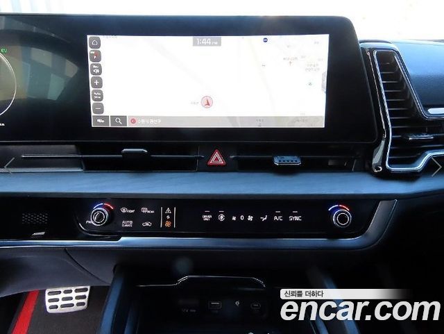 Kia Sportage 2023 — photo 11