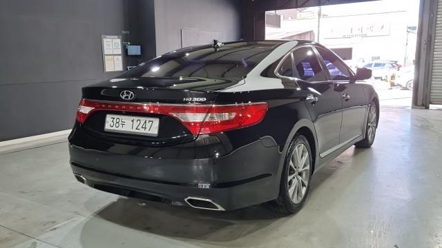 Hyundai Grandeur 2015 — photo 2