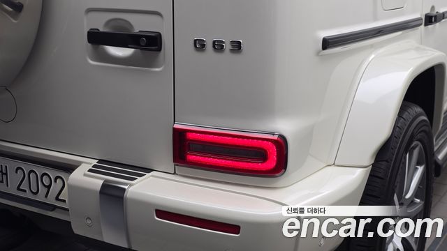 Mercedes-Benz G-Class 2021 — photo 9