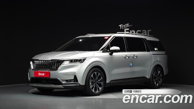 Kia Canival 2023 — photo 1