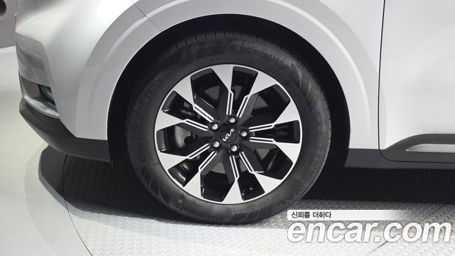 Kia Canival 2023 — photo 5