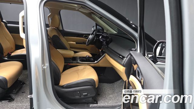Kia Canival 2023 — photo 17
