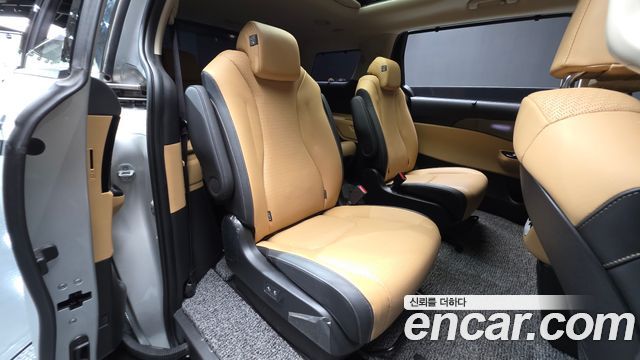 Kia Canival 2023 — photo 18