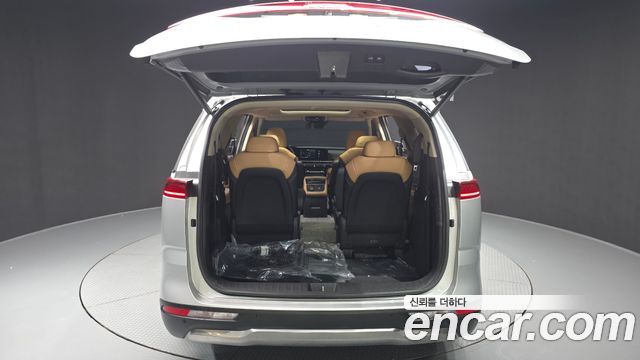Kia Canival 2023 — photo 26