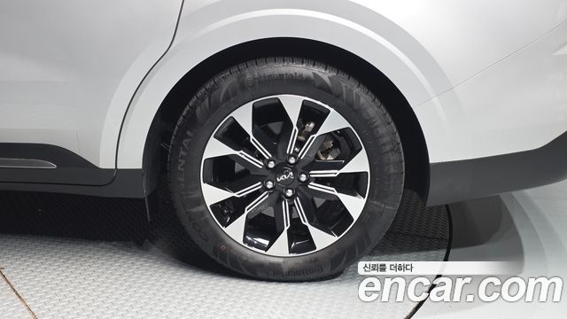 Kia Canival 2023 — photo 7