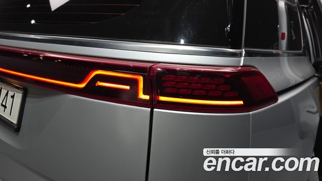 Kia Canival 2023 — photo 9
