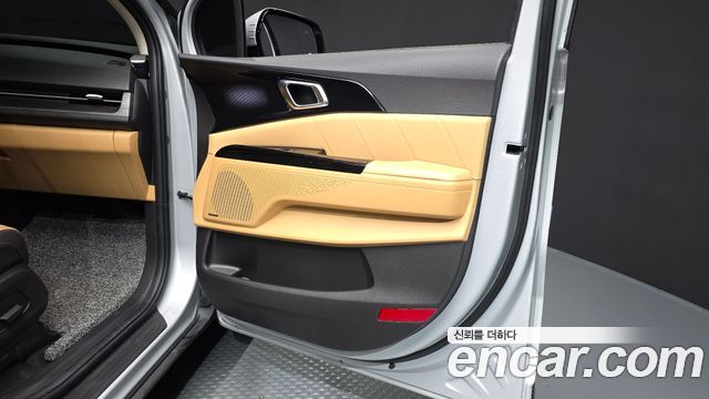 Kia Canival 2023 — photo 15