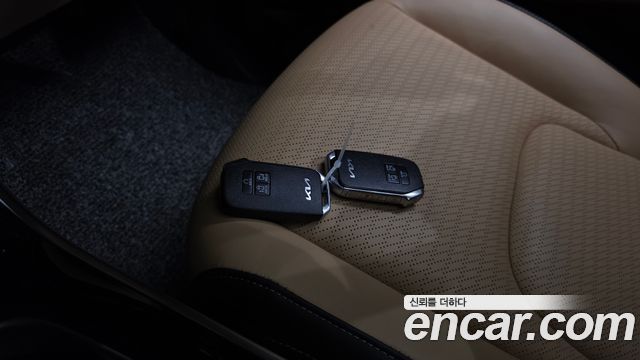 Kia Canival 2023 — photo 32