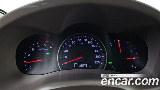 Kia Canival 2013 — photo 8