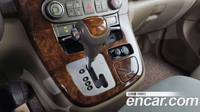 Kia Canival 2013 — photo 9
