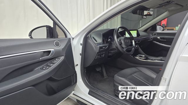 Hyundai Sonata 2022 — photo 13